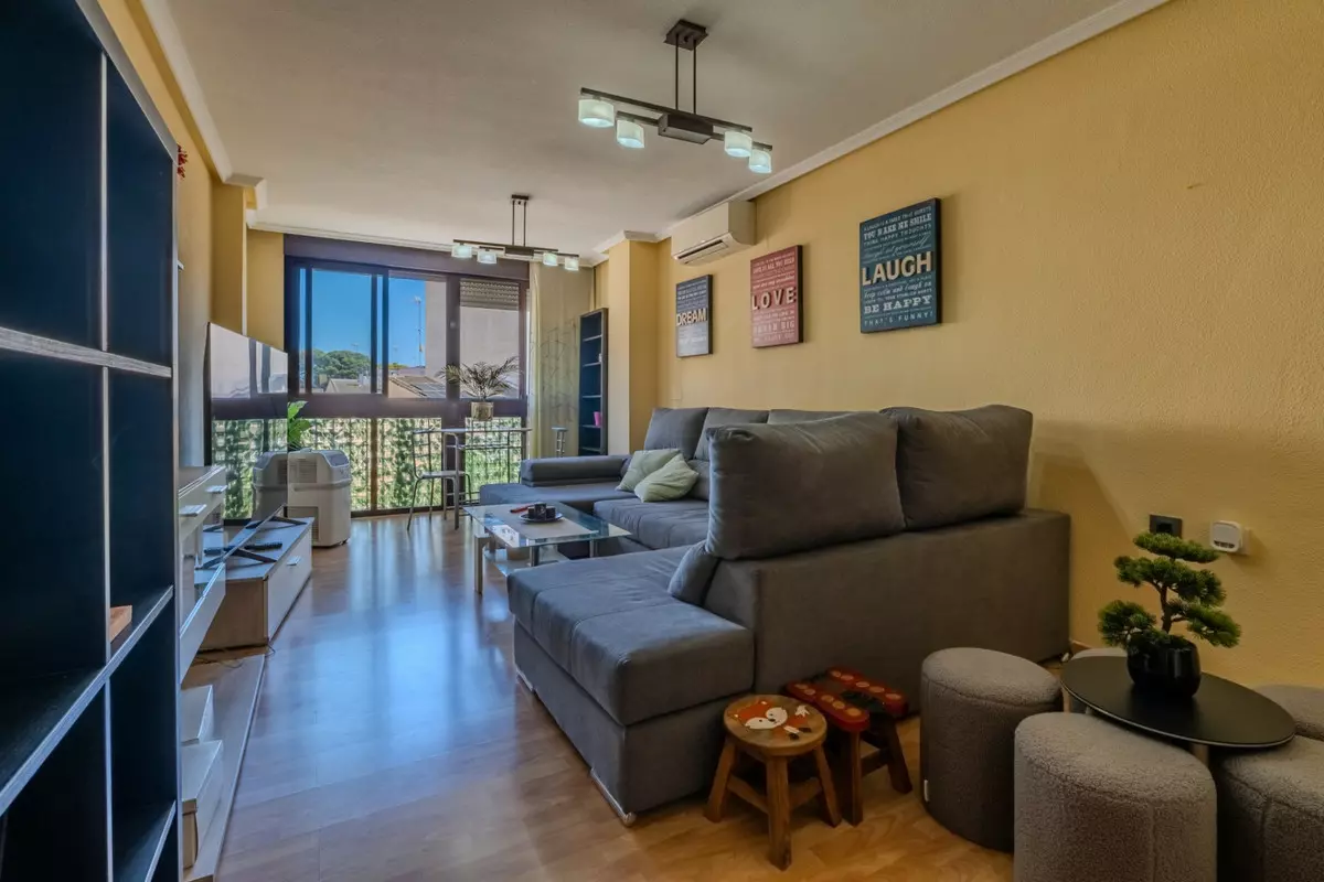 3-bedroom Apartment In Guardamar Del Segura, Spain (82 M²)