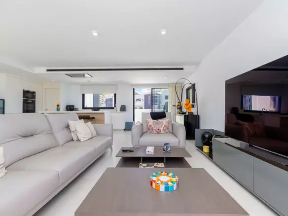 2-bedroom Apartment In Fuengirola, Spain (126 M²)