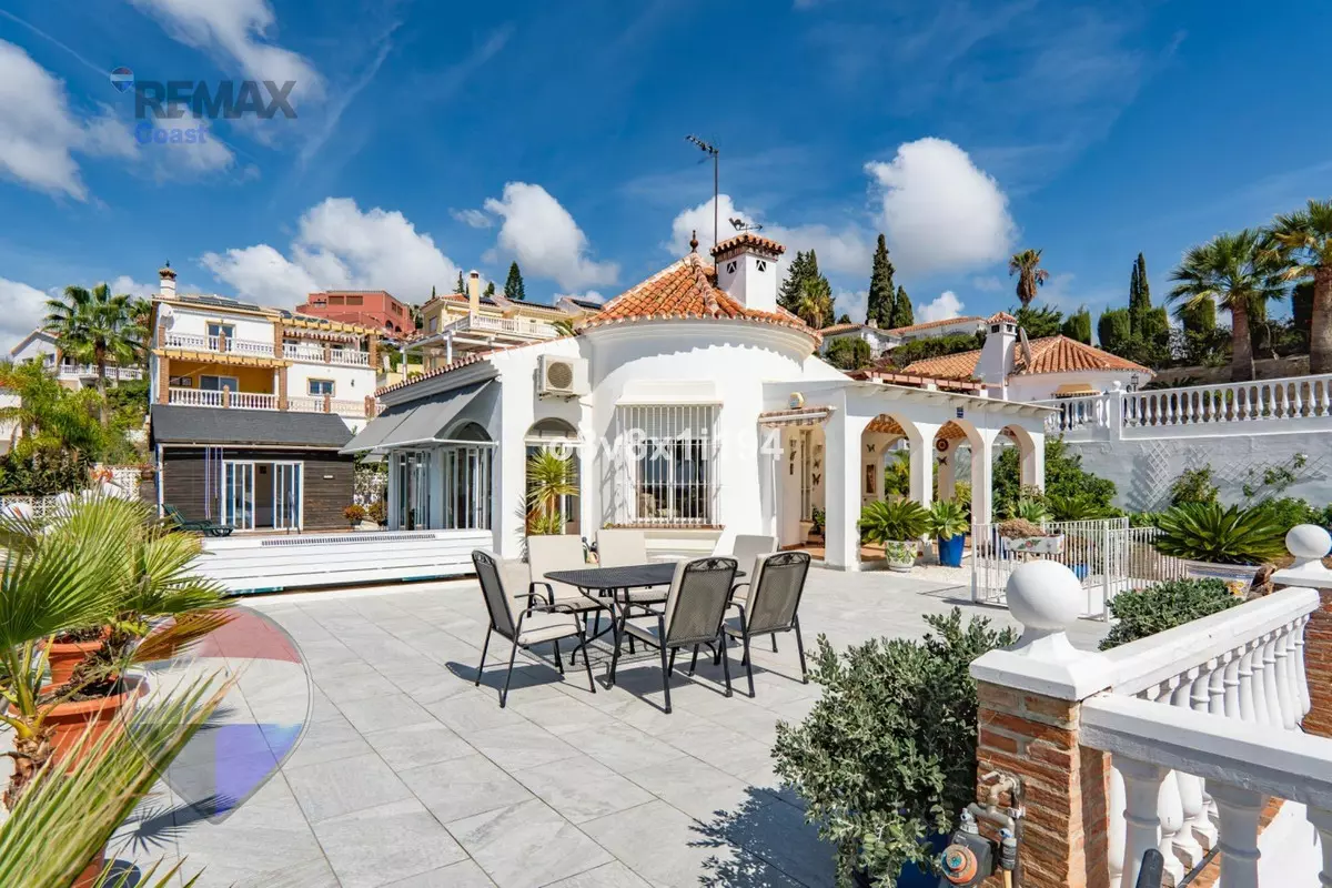 3-bedroom Villa In Vélez – Málaga, Spain (193 M²)