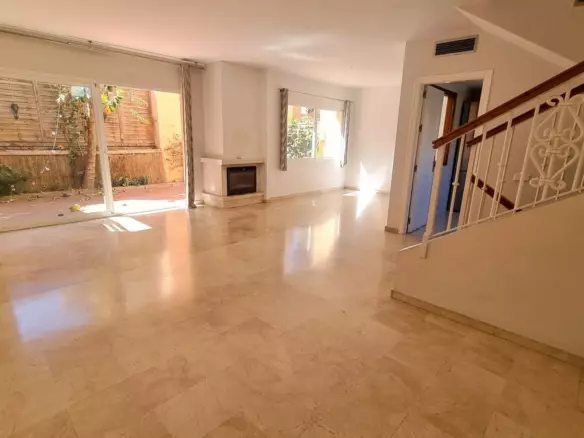 3-bedroom Town House In Marbella, Spain (209 M²)