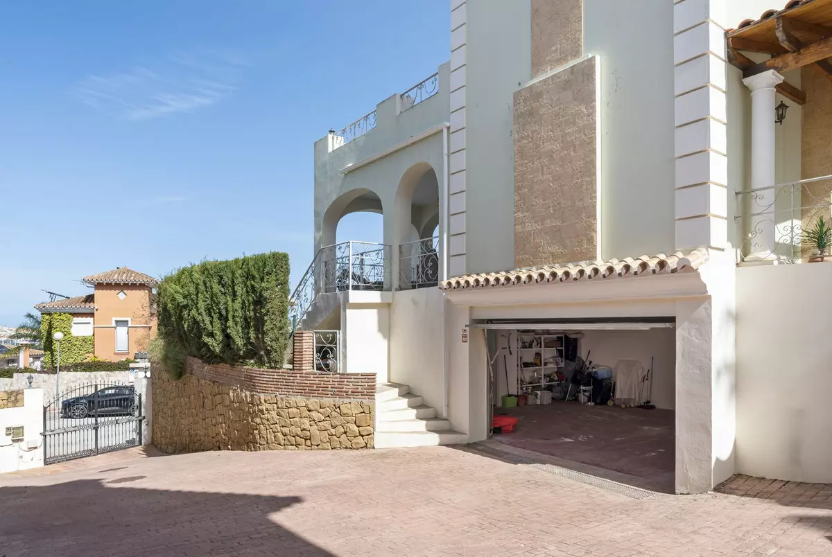 5-bedroom Villa In Mijas, Spain (342 M²)