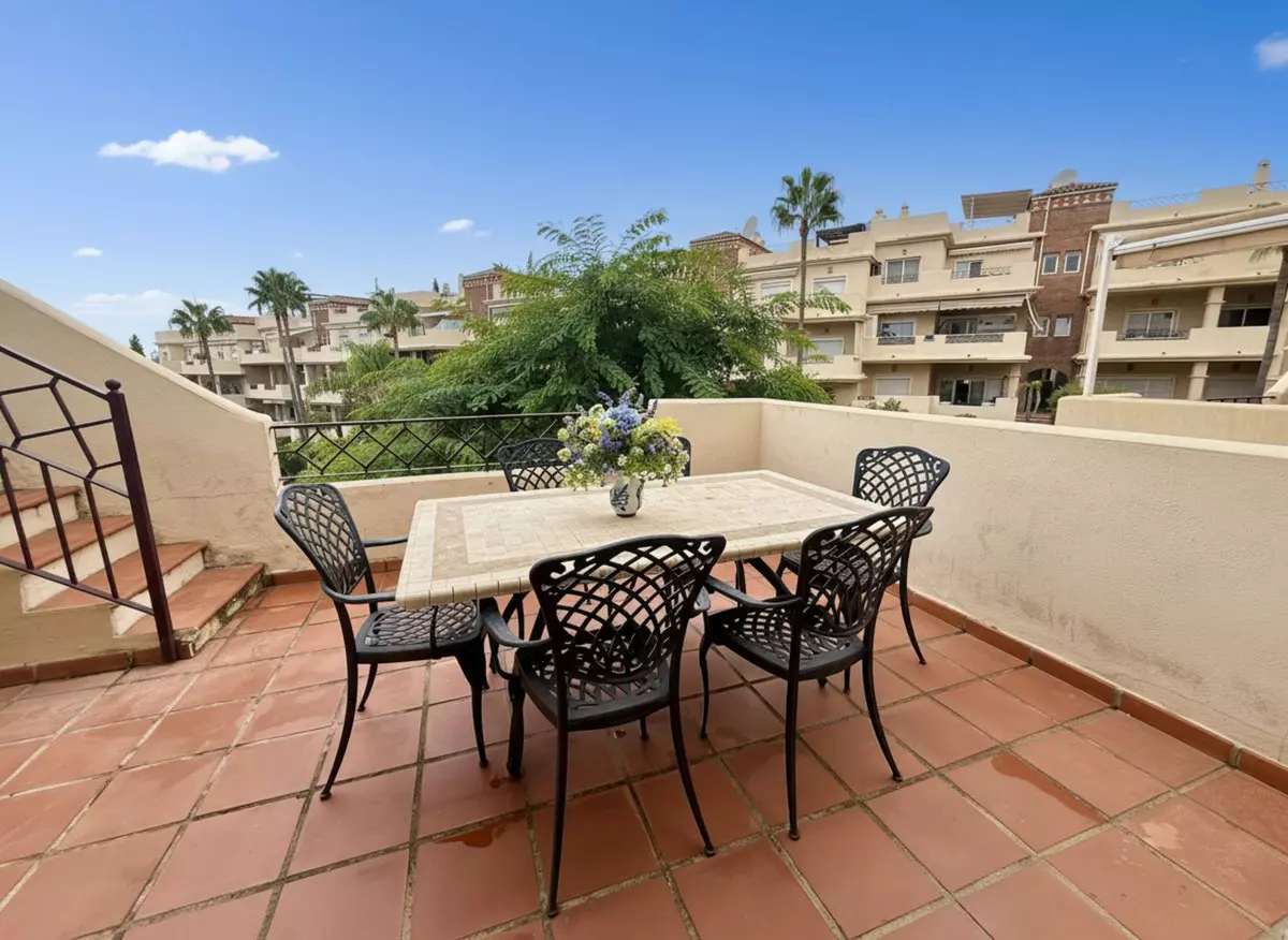 3-bedroom Apartment In Estepona, Spain (107 M²)