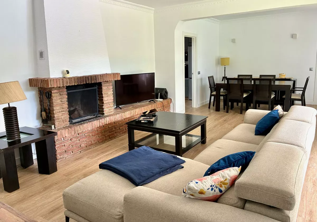 3-bedroom Villa In Estepona, Spain (139 M²)