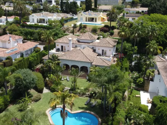 6-bedroom Villa In Estepona, Spain (967 M²)