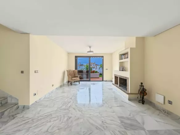 3-bedroom Town House In Estepona, Spain (141 M²)