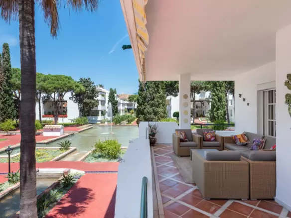 3-bedroom Apartment In Estepona, Spain (129 M²)