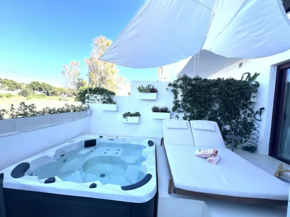 3-bedroom Apartment In Marbella, Spain (121 M²)