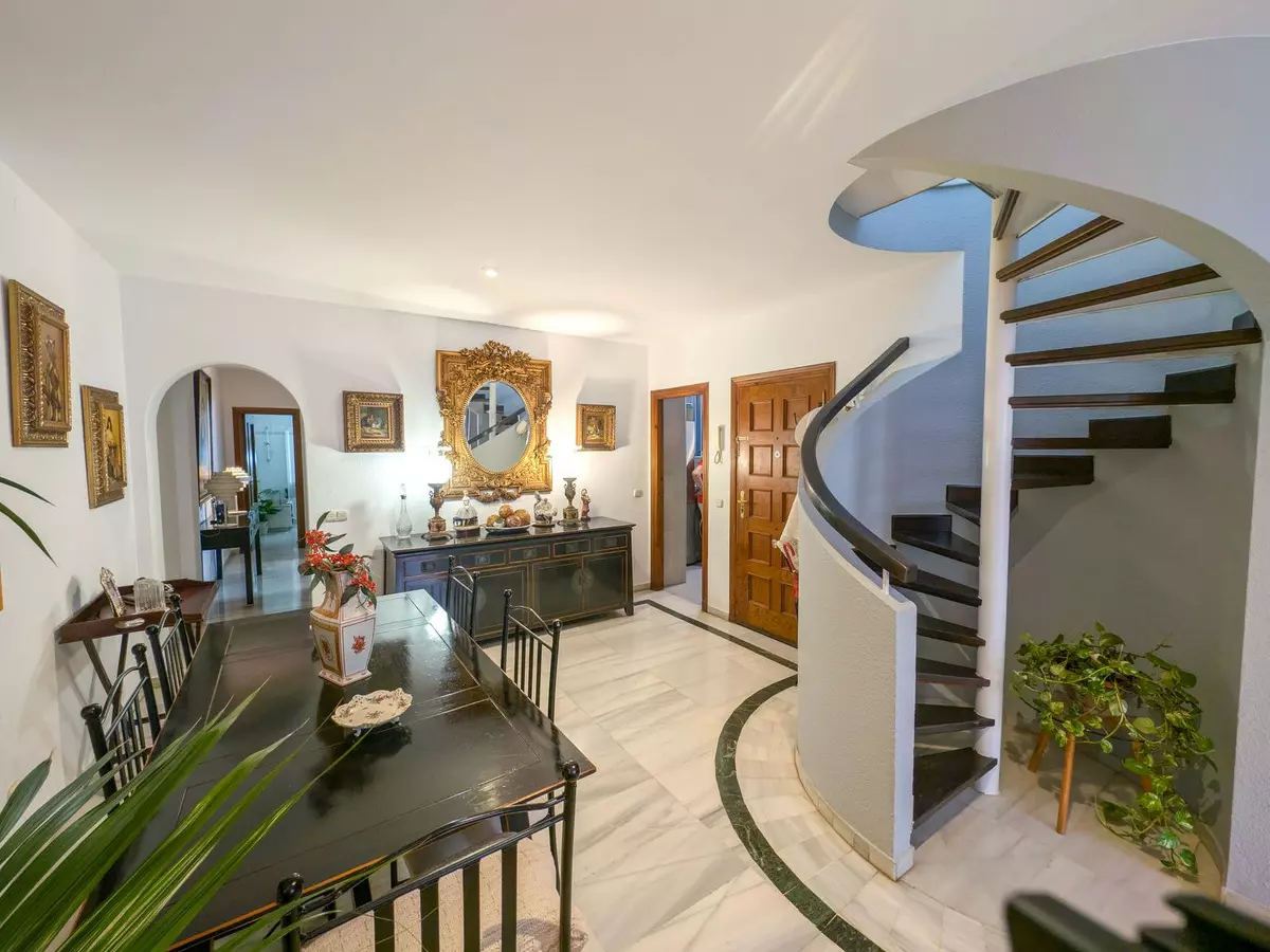 3-bedroom Apartment In Marbella, Spain (150 M²)