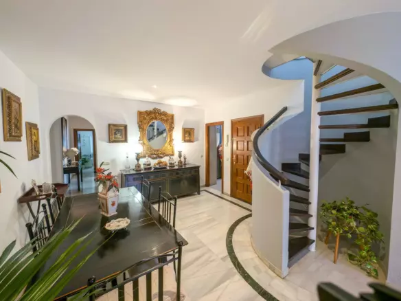 3-bedroom Apartment In Marbella, Spain (150 M²)