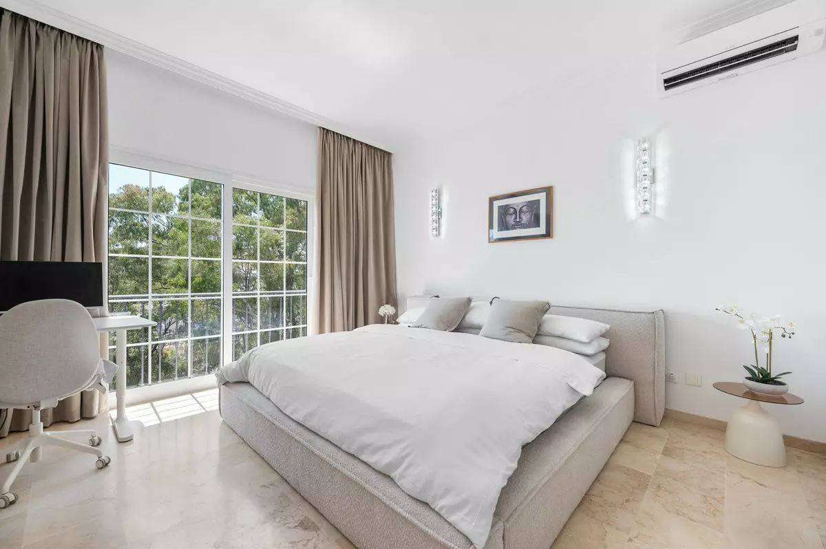 3-bedroom Villa In Marbella, Spain (204 M²)