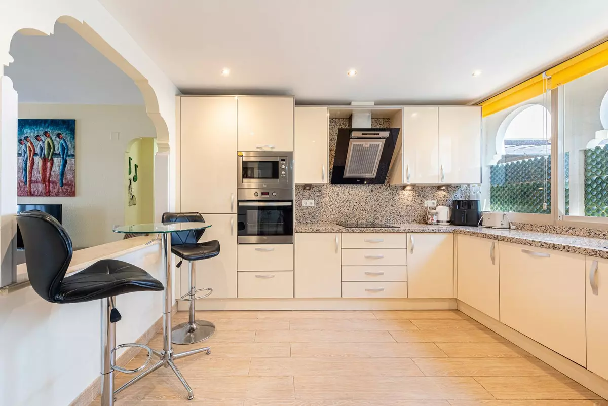 3-bedroom Apartment In Estepona, Spain (129 M²)