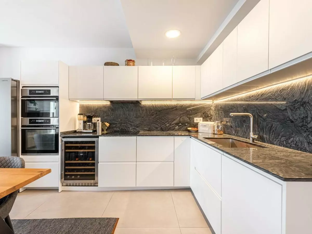 3-bedroom Apartment In Marbella, Spain (136 M²)