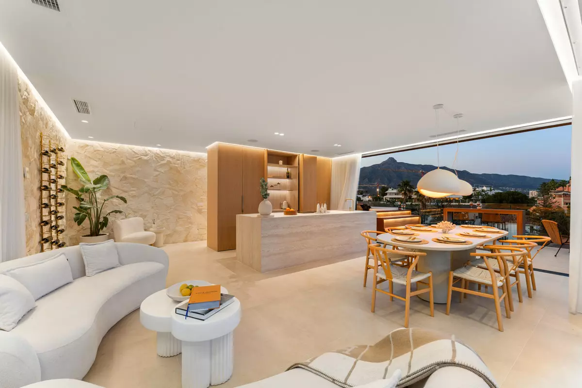 5-bedroom Villa In Marbella, Spain (245 M²)