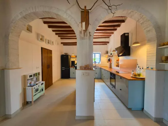 6-bedroom Country House In Elche, Spain (738 M²)