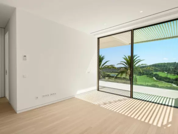 5-bedroom Villa In Casares, Spain (752 M²)