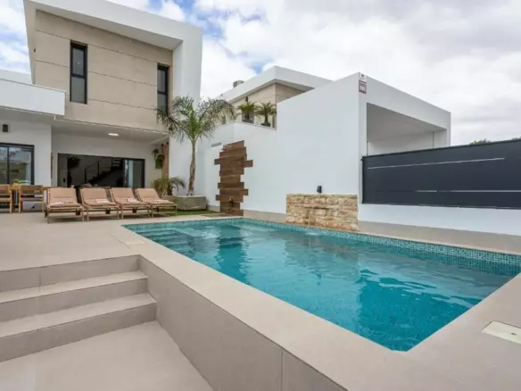 3-bedroom Villa In Dolores, Spain (150 M²)