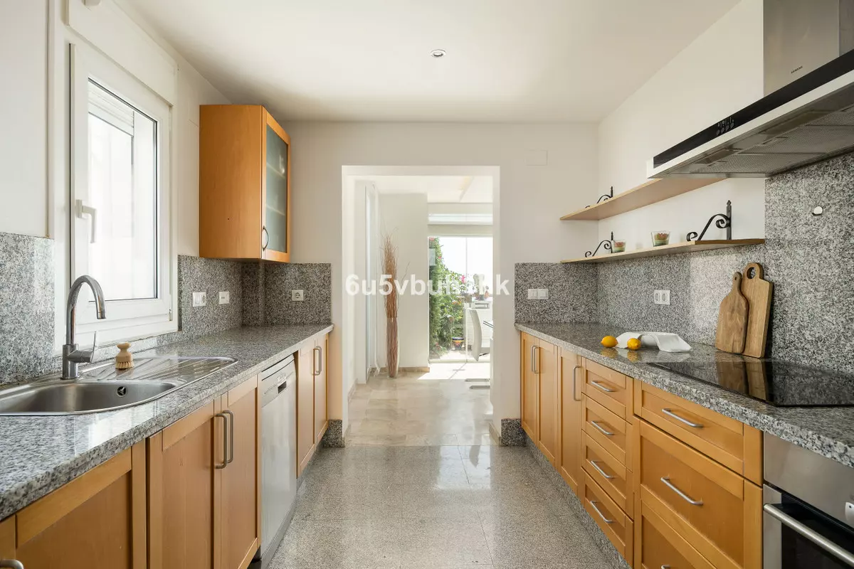 3-bedroom Villa In Marbella, Spain (291 M²)