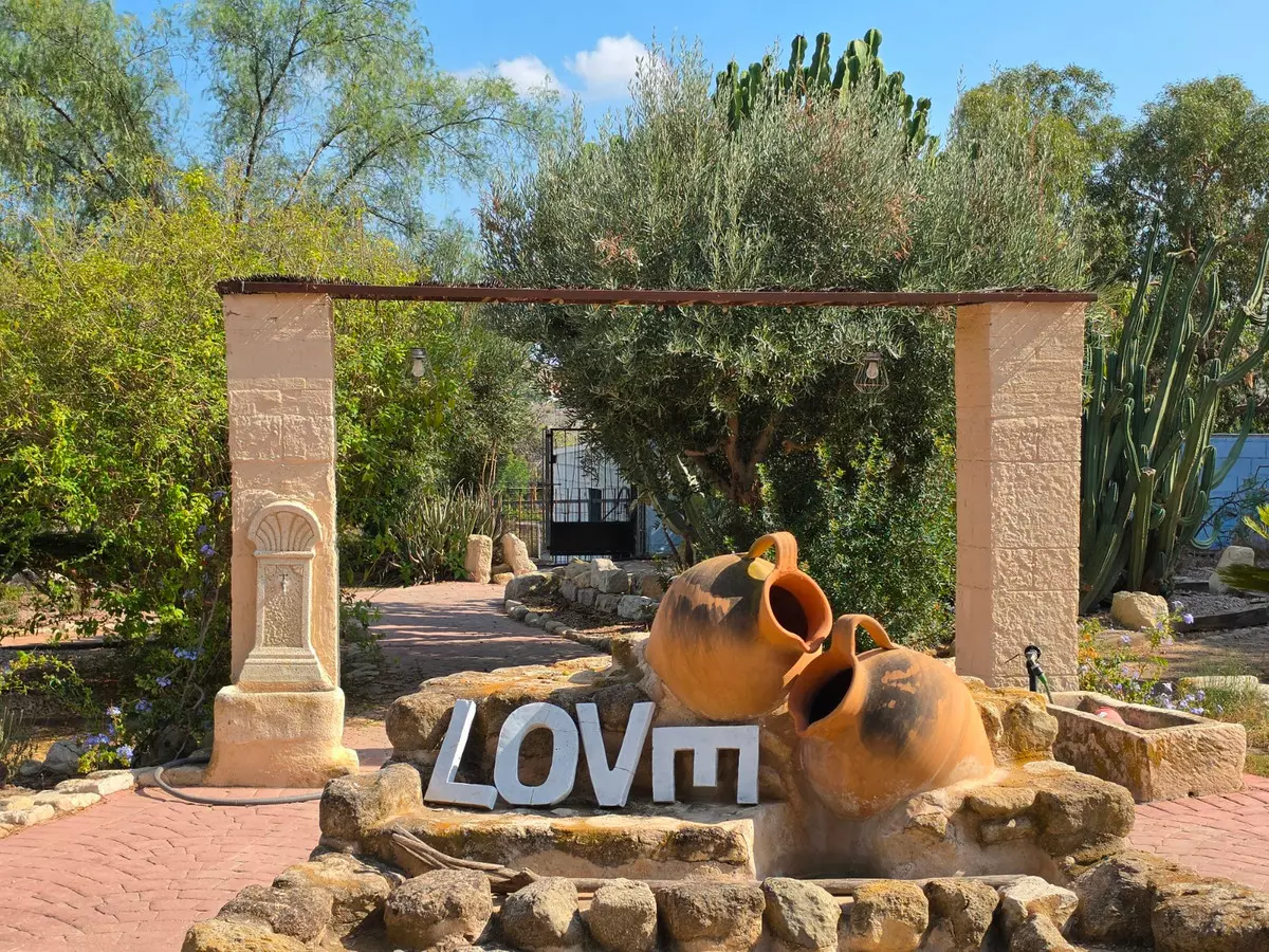 6-bedroom Country House In Elche, Spain (738 M²)