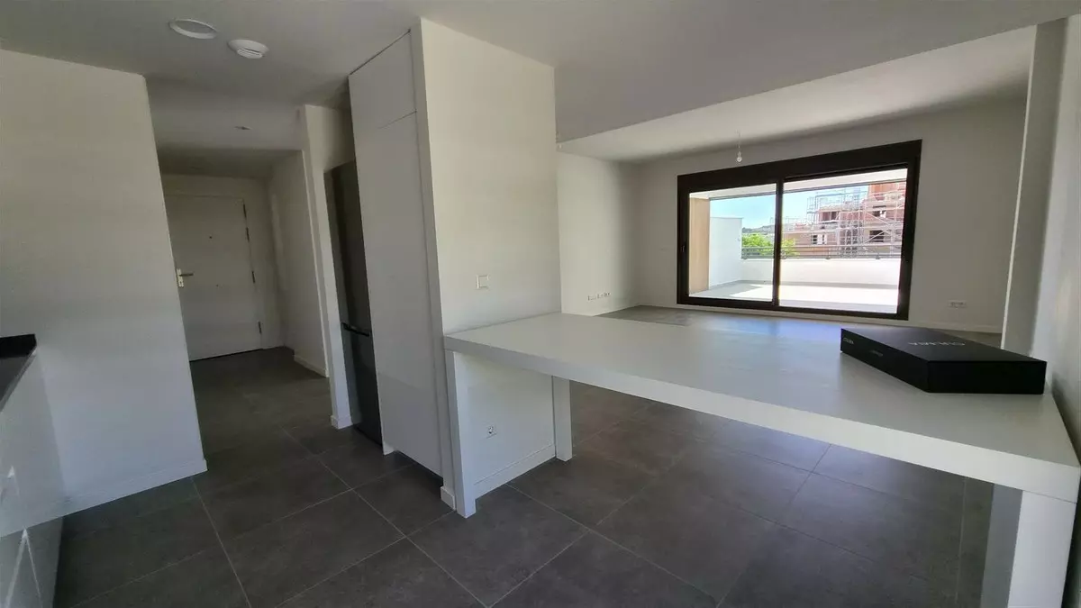 2-bedroom Apartment In Estepona, Spain (99 M²)