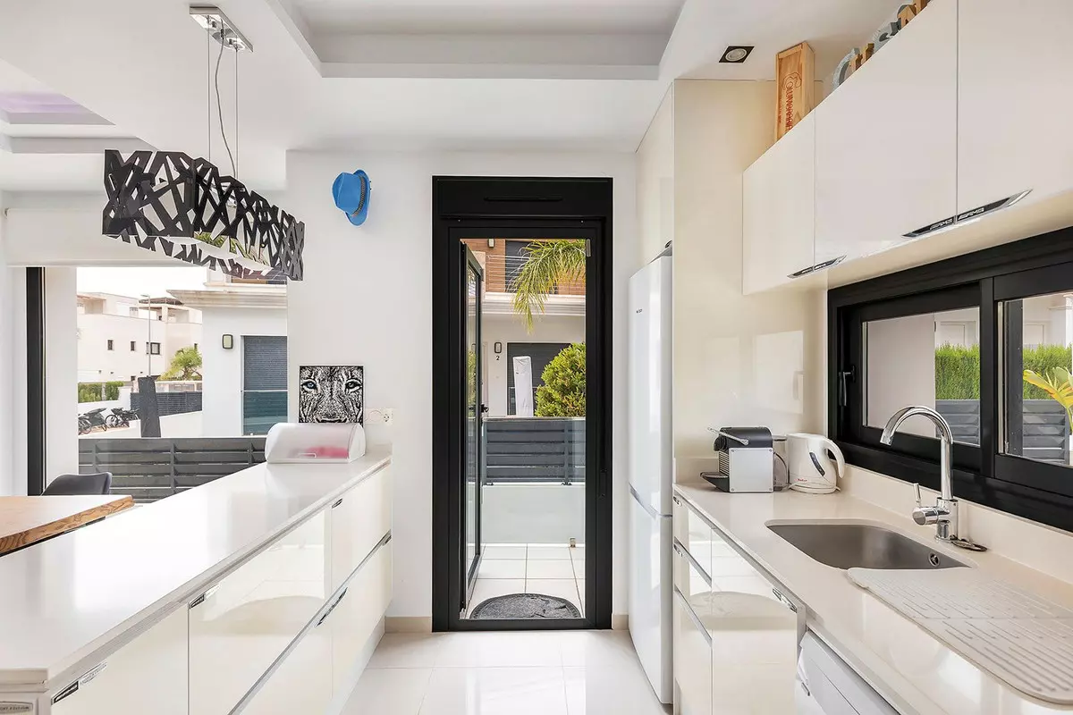 4-bedroom Villa In Rojales, Spain (157 M²)