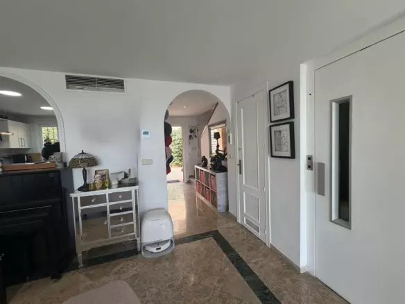 3-bedroom Town House In Estepona, Spain (225 M²)