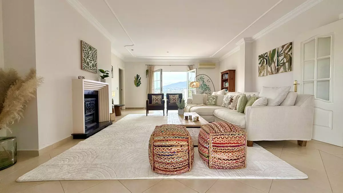6-bedroom Villa In Mijas, Spain (425 M²)