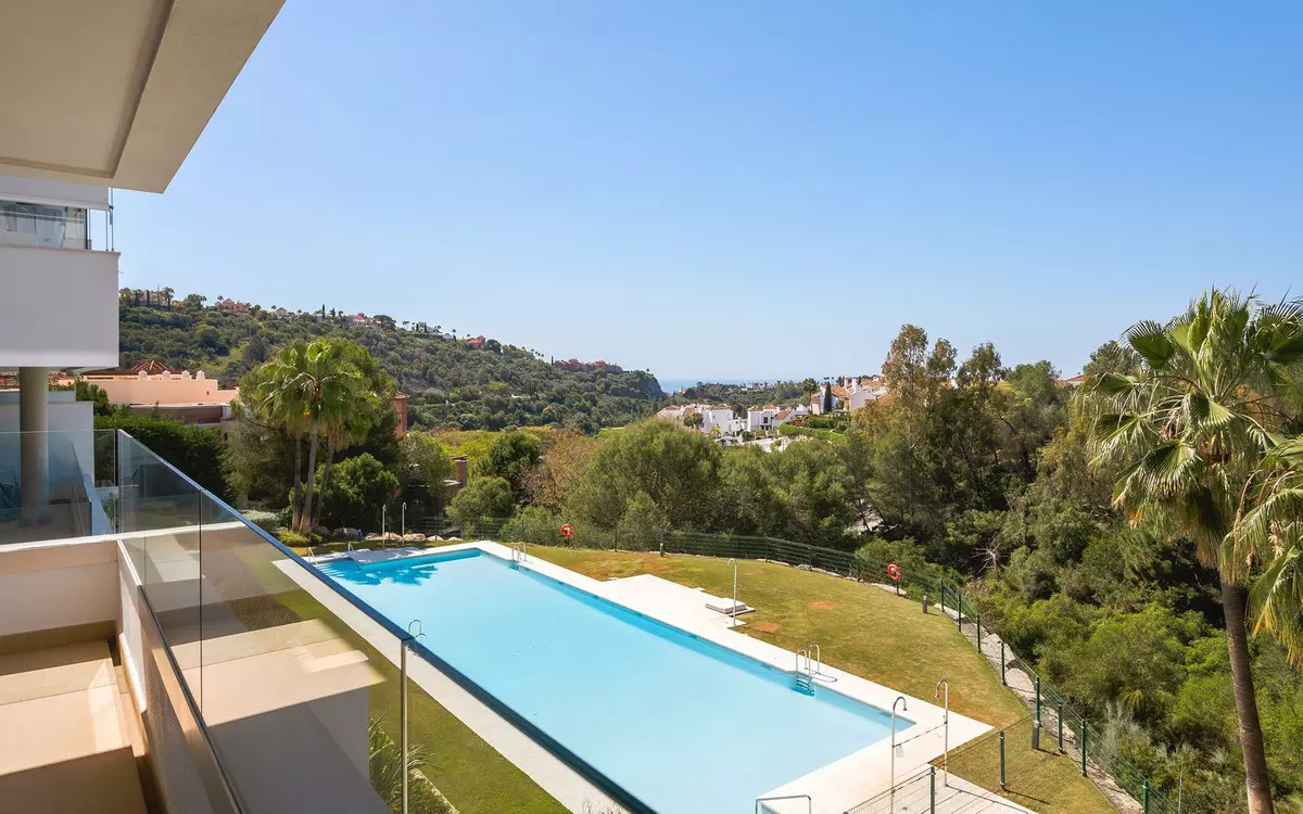 3-bedroom Apartment In Benahavis, Spain (120 M²)