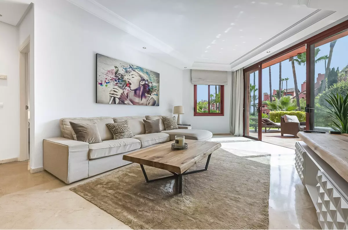 2-bedroom Apartment In Estepona, Spain (189 M²)