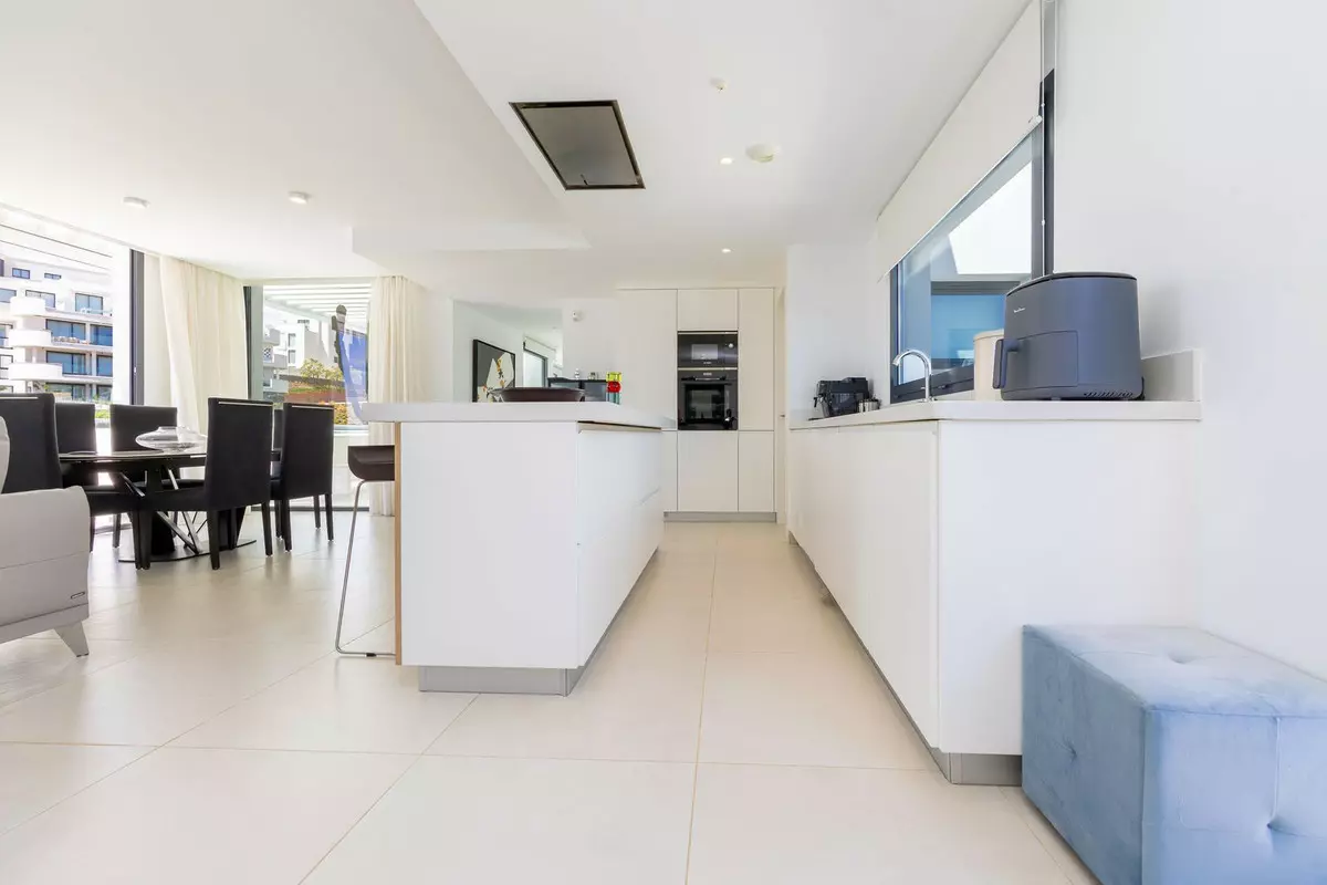 2-bedroom Apartment In Fuengirola, Spain (126 M²)