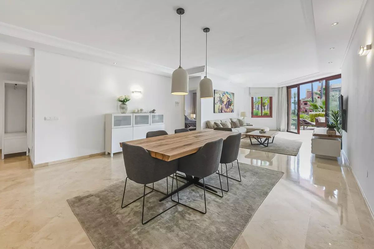 2-bedroom Apartment In Estepona, Spain (189 M²)