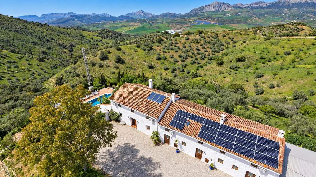8-bedroom Country House In Casabermeja, Spain (440 M²)
