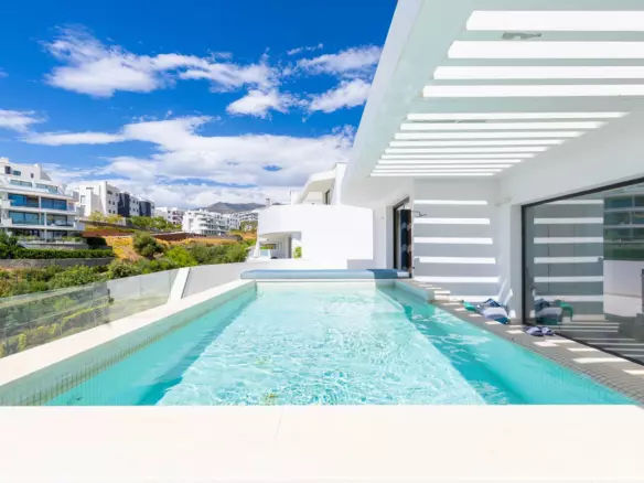 2-bedroom Apartment In Fuengirola, Spain (126 M²)