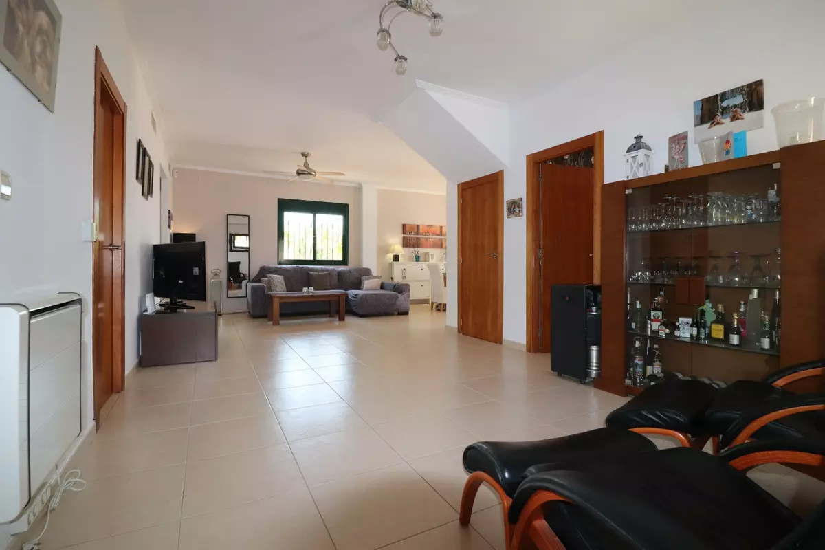 4-bedroom Villa In Rojales, Spain (175 M²)