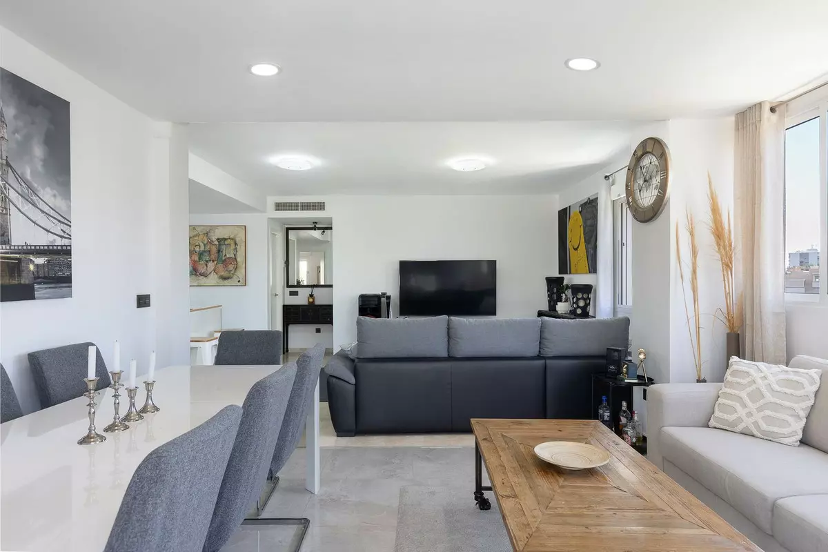 2-bedroom Apartment In Torremolinos, Spain (98 M²)