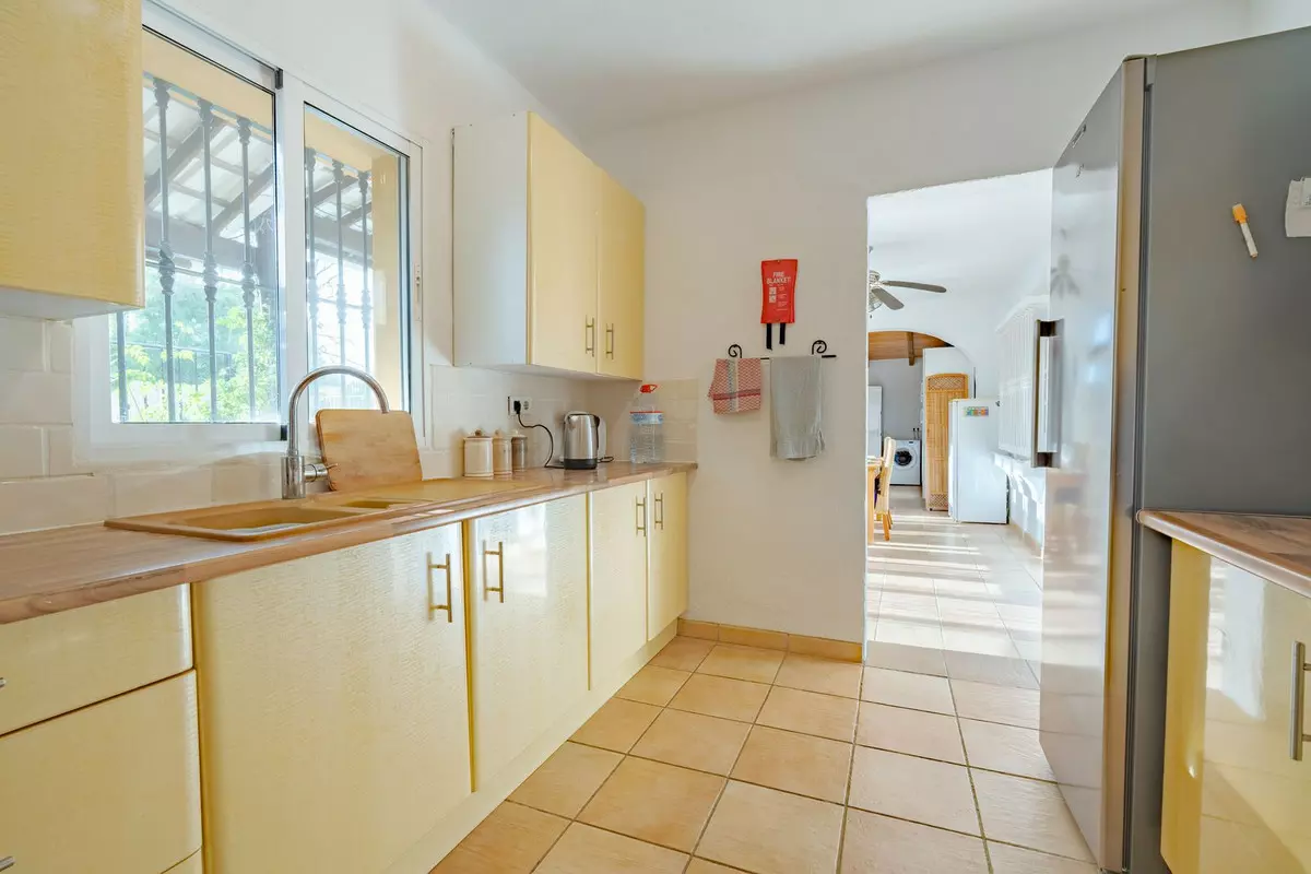5-bedroom Country House In Coín, Spain (215 M²)