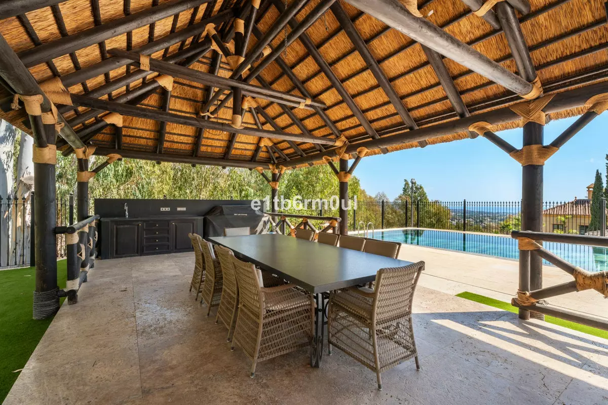 7-bedroom Villa In Benahavis, Spain (736 M²)