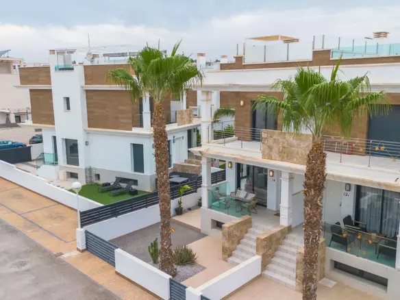 4-bedroom Villa In Rojales, Spain (157 M²)