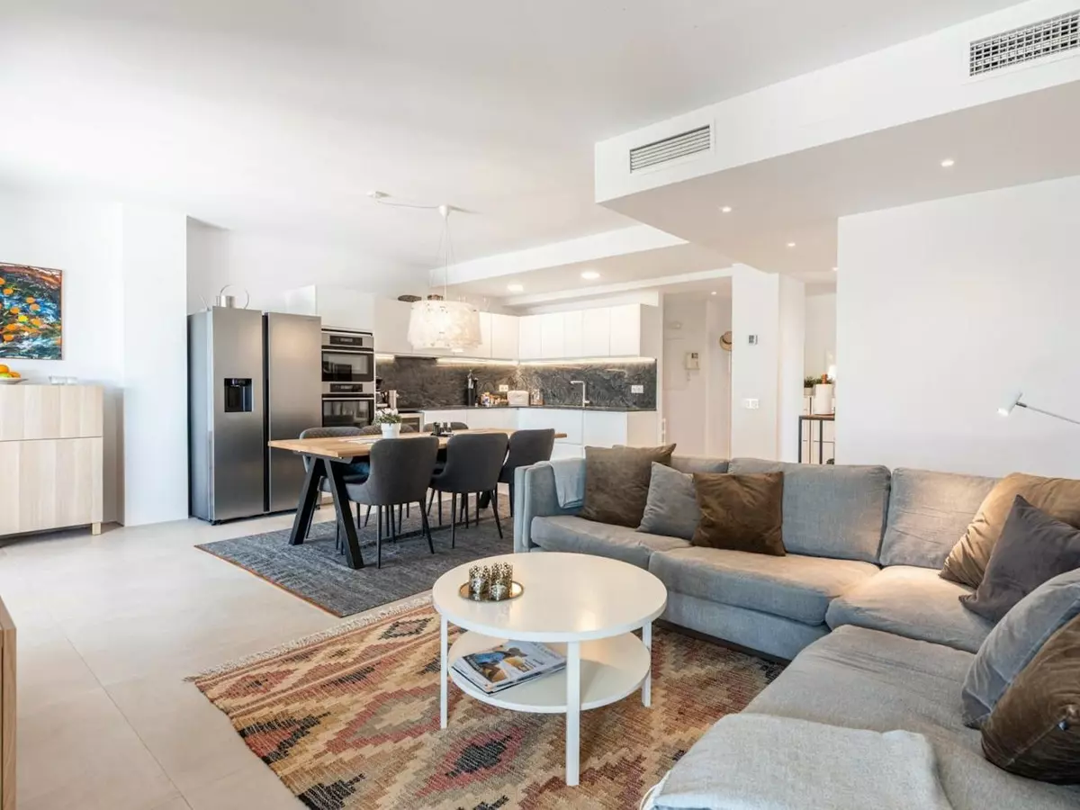 3-bedroom Apartment In Marbella, Spain (136 M²)
