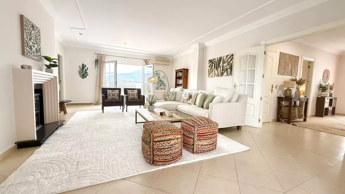6-bedroom Villa In Mijas, Spain (425 M²)