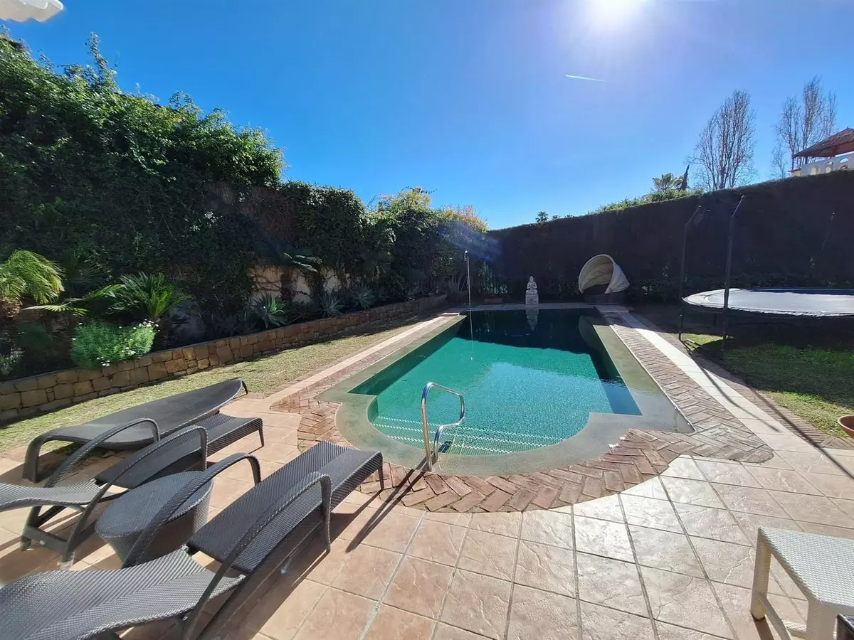 4-bedroom Villa In Marbella, Spain (404 M²)