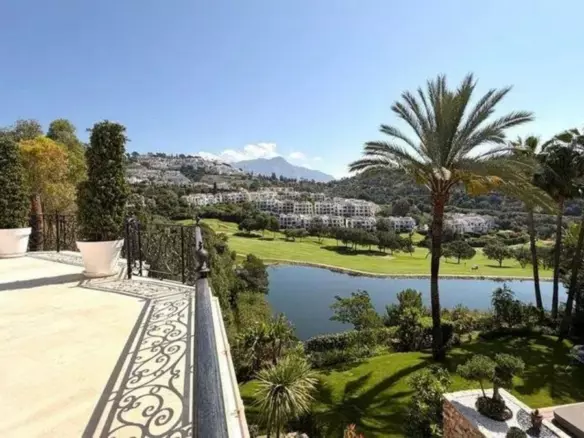 6-bedroom Villa In Benahavis, Spain (746 M²)