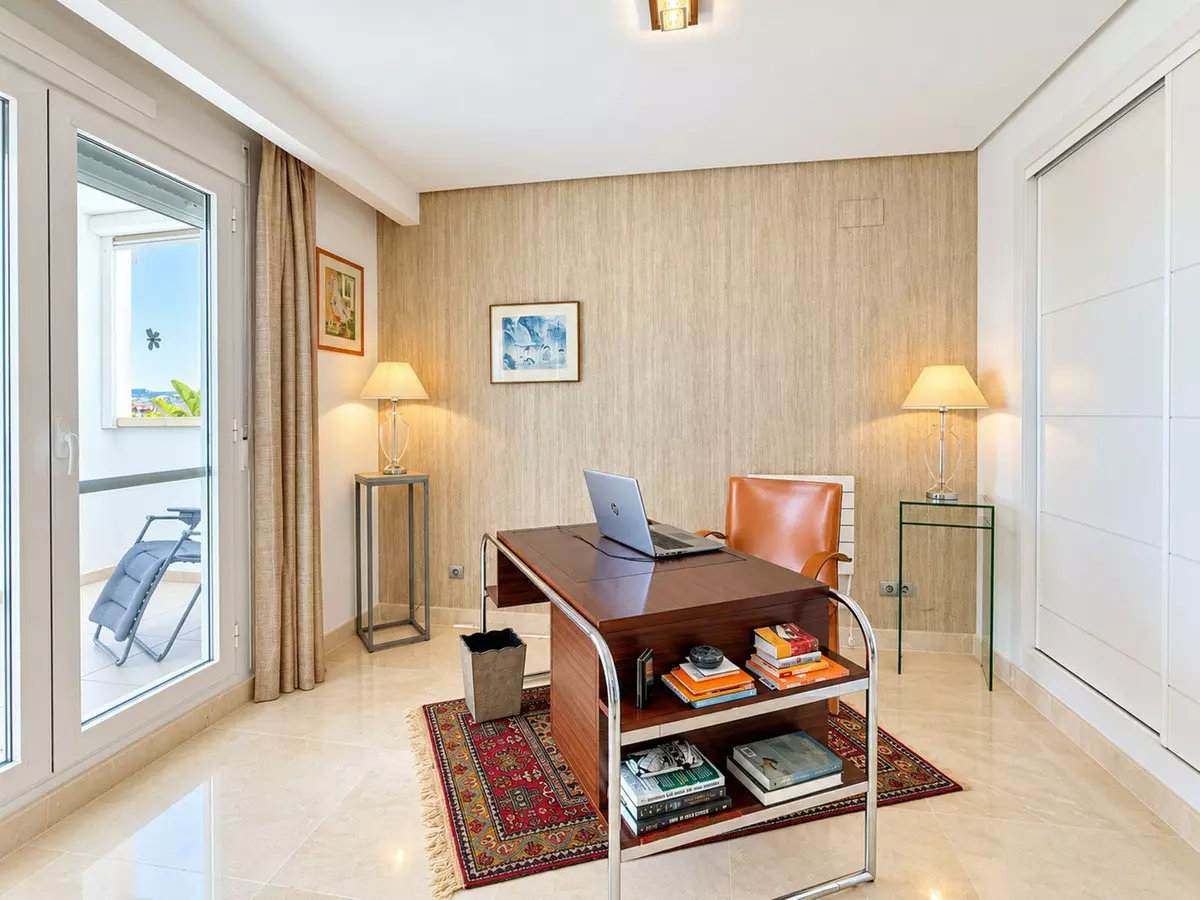 3-bedroom Apartment In Benahavis, Spain (102 M²)
