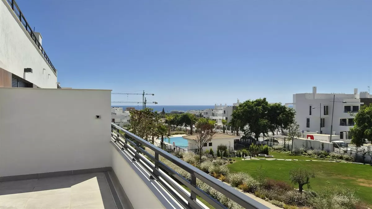2-bedroom Apartment In Estepona, Spain (99 M²)