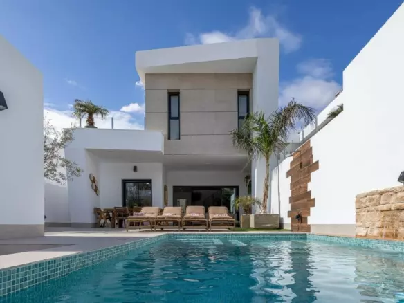 3-bedroom Villa In Dolores, Spain (150 M²)