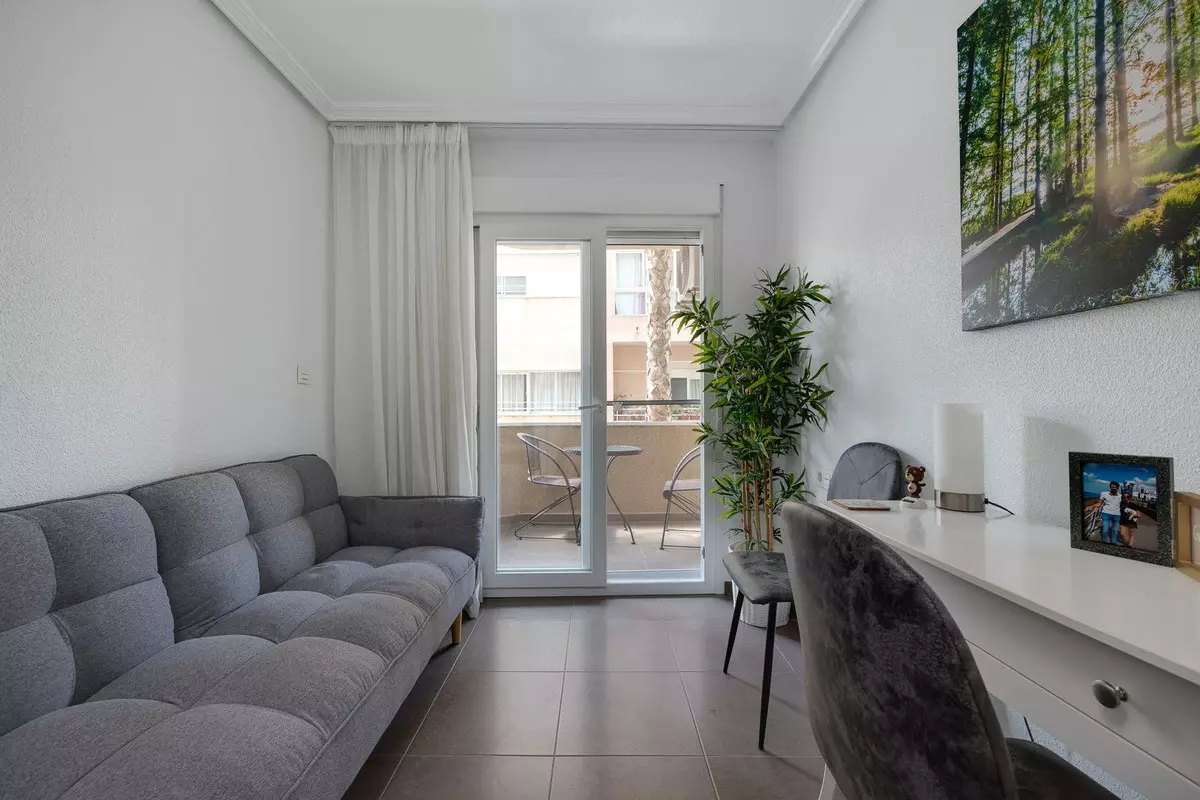 3-bedroom Apartment In Torrevieja, Spain (88 M²)
