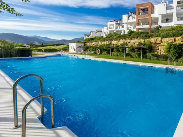 3-bedroom Apartment In Benahavis, Spain (102 M²)
