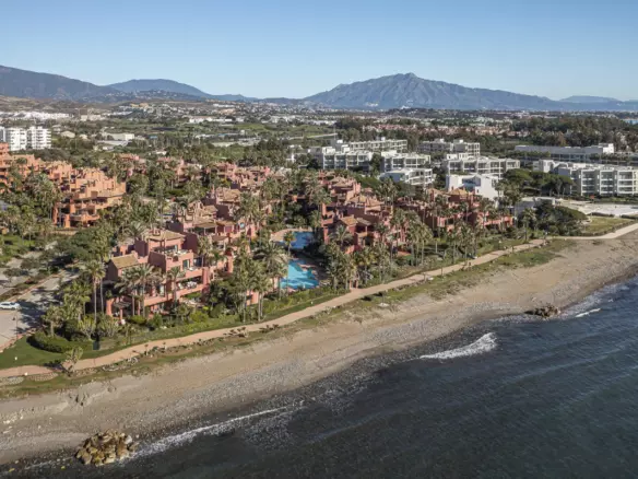 2-bedroom Apartment In Estepona, Spain (189 M²)
