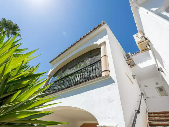 1-bedroom Apartment In Estepona, Spain (61 M²)