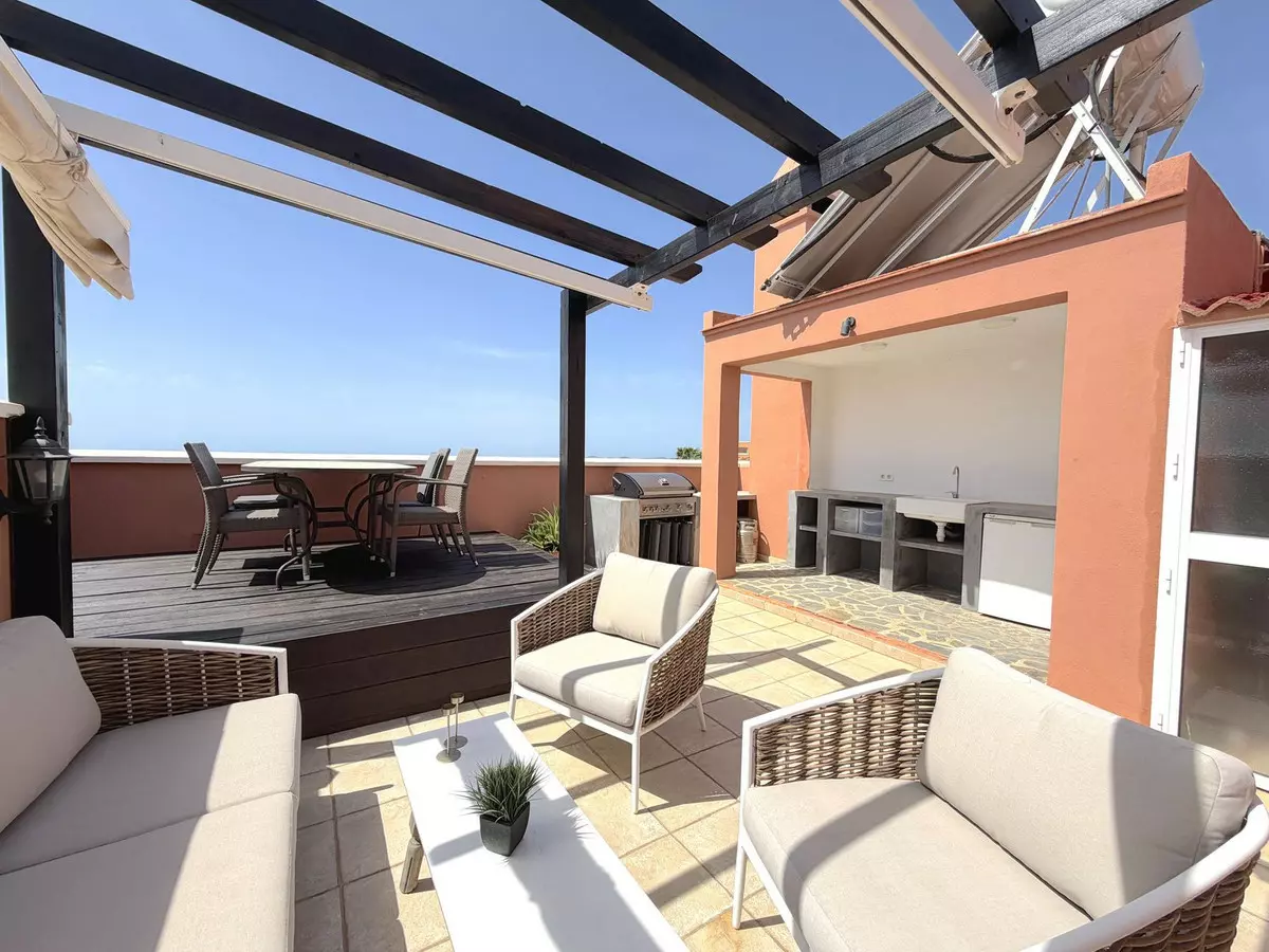 3-bedroom Apartment In Fuengirola, Spain (115 M²)