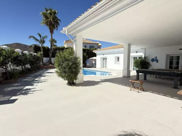 6-bedroom Villa In Mijas, Spain (425 M²)